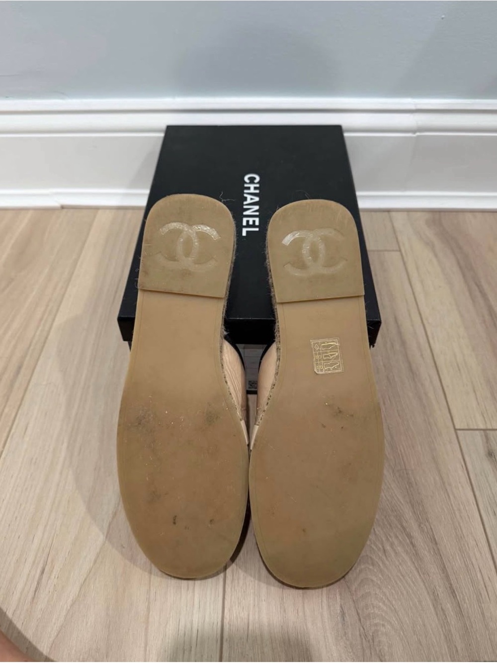 Chanel espadrille mules - Picture 3 of 3